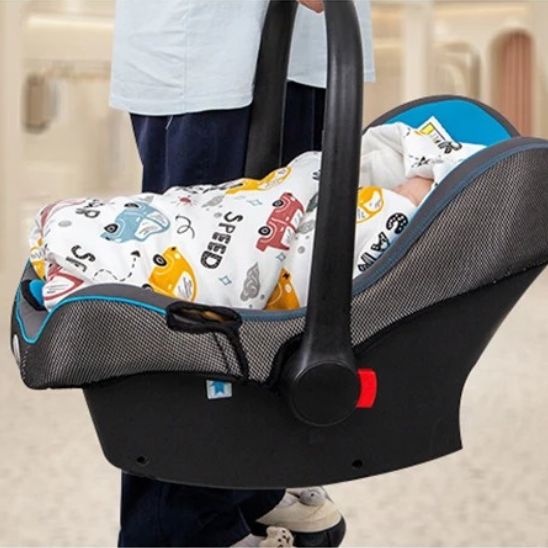 couverture-emmaillotage-bebe-voitures-panier-de-transport