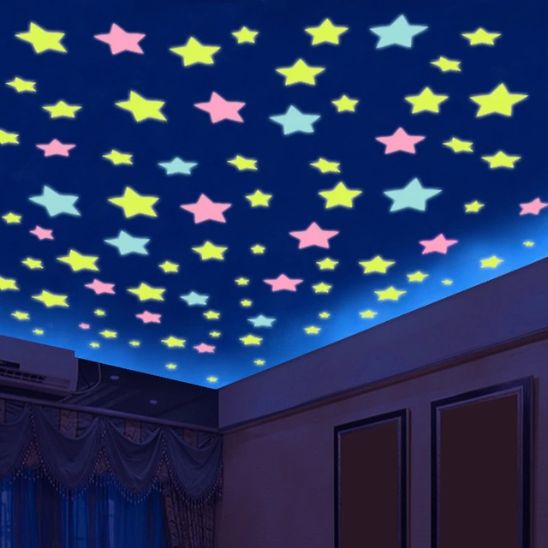 etoiles-fluorescentes-mini-starz-collent-au-plafond