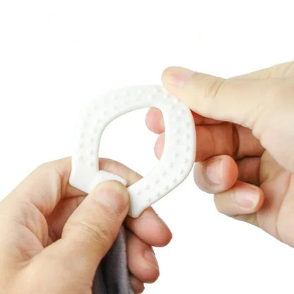 le-doudou-yuki-avec-anneau-dentition